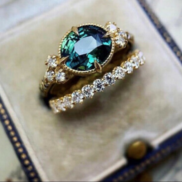 New 18k gold plated engagement ring set - Picture 2 of 7